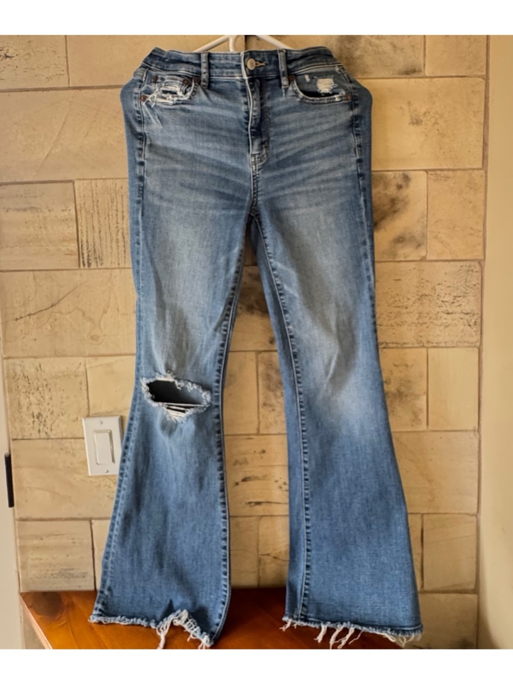 American Eagle Outfitters Women's Light Blue Distressed Stretch Jeans Size 4 Reg